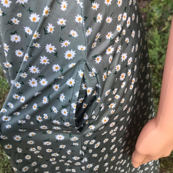 NWOT GUBERRY Floral Sleeveless Dress - Picture 10 of 15